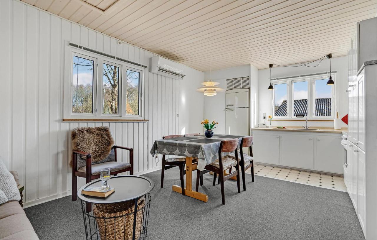 3 Bedroom Lovely Home In Give Uve Exterior photo